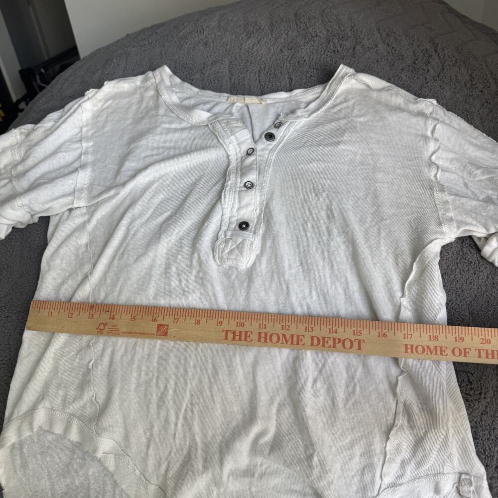 We The Free Women’s Henley Top White Short Sleeve Raw Hem Boho Small - Picture 5 of 9